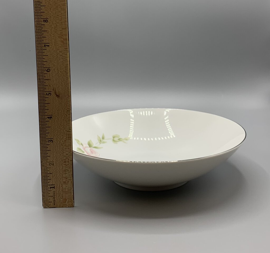 Mid-Century Style House “Tudor Rose” Round Serving Bowl /hg