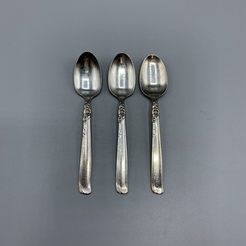 Vintage Oneida Prestige “Gay Adventure” Silverplate Demitasse Spoons, Baby Spoons /hg