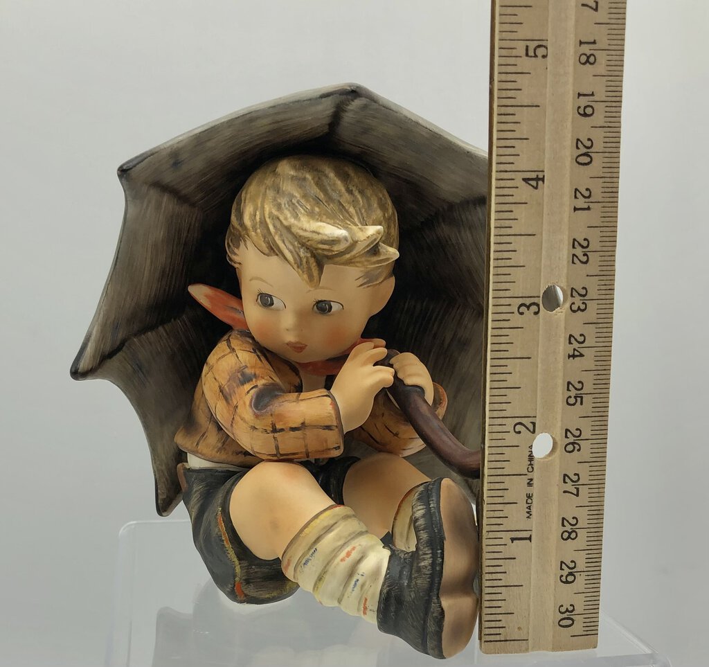 1957 Goebel Hummel Umbrella Boy 152/ O A 5” Figurine /b