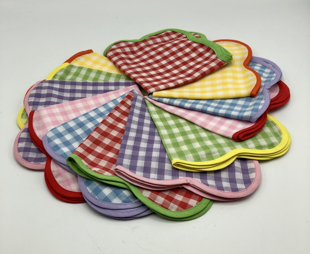 Vintage Set of 12 Scallop Edge Gingham Napkins /b