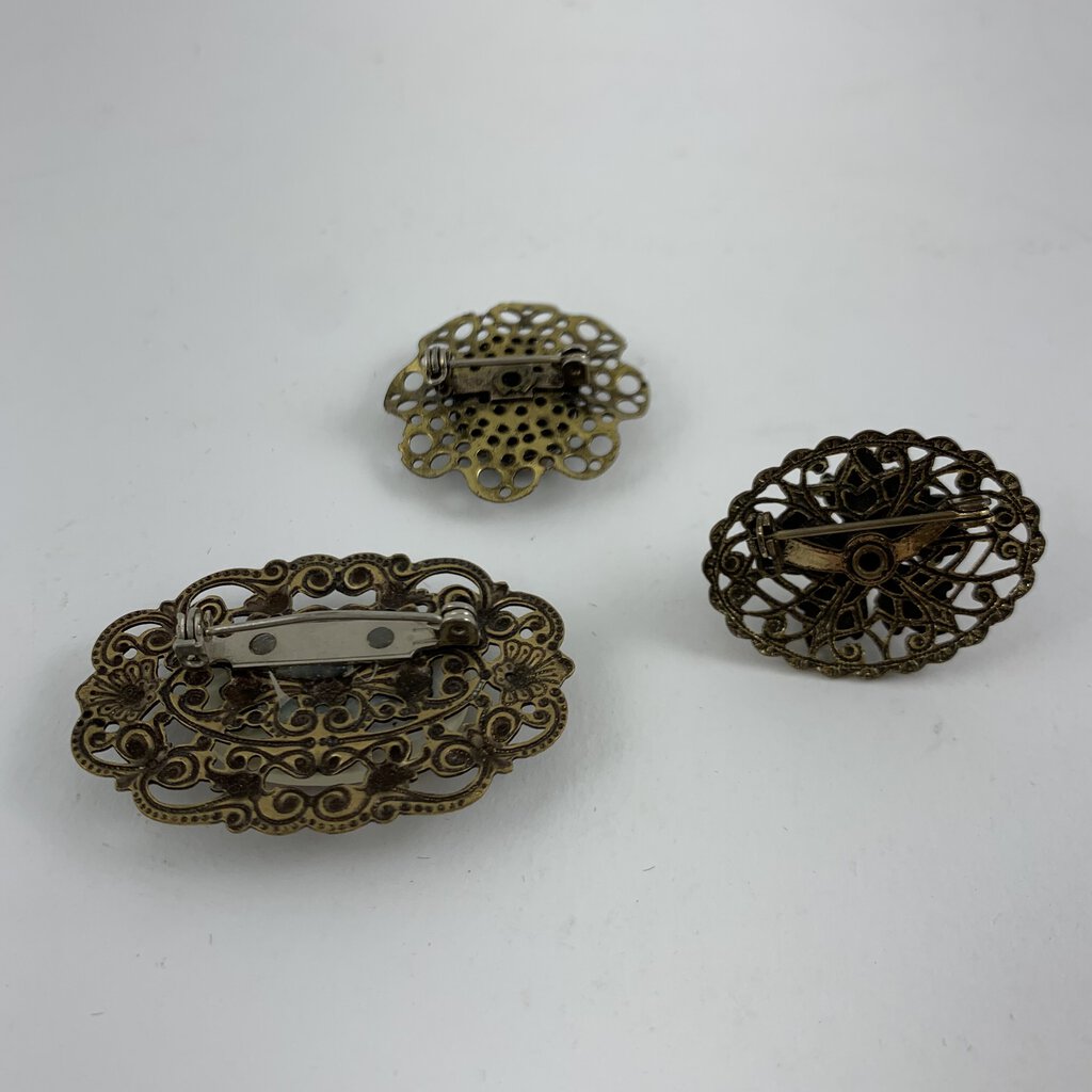 Lot of 3 Vintage Pins /hg