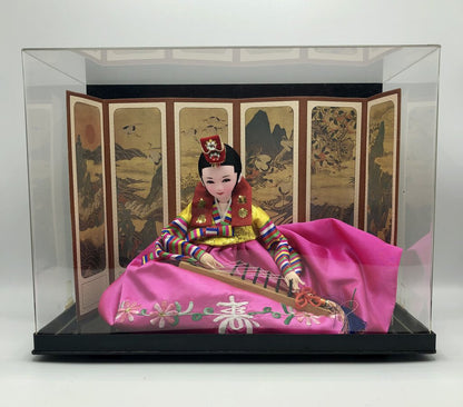 Vtg Korean Doll in Case Playing a Gayageum Beautiful /b