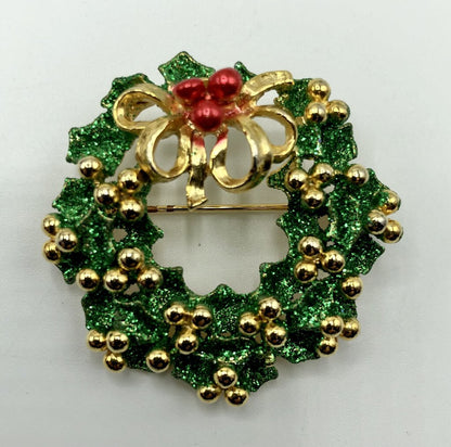 Vintage Festive Christmas Wreath Brooch /b