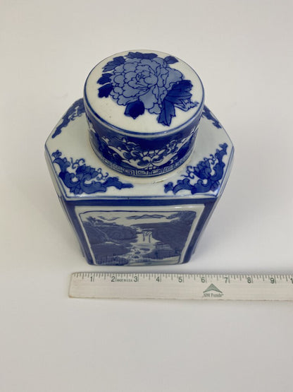 Blue/White Ginger Jar/Urn Flat Sided 9” w/lid /rb