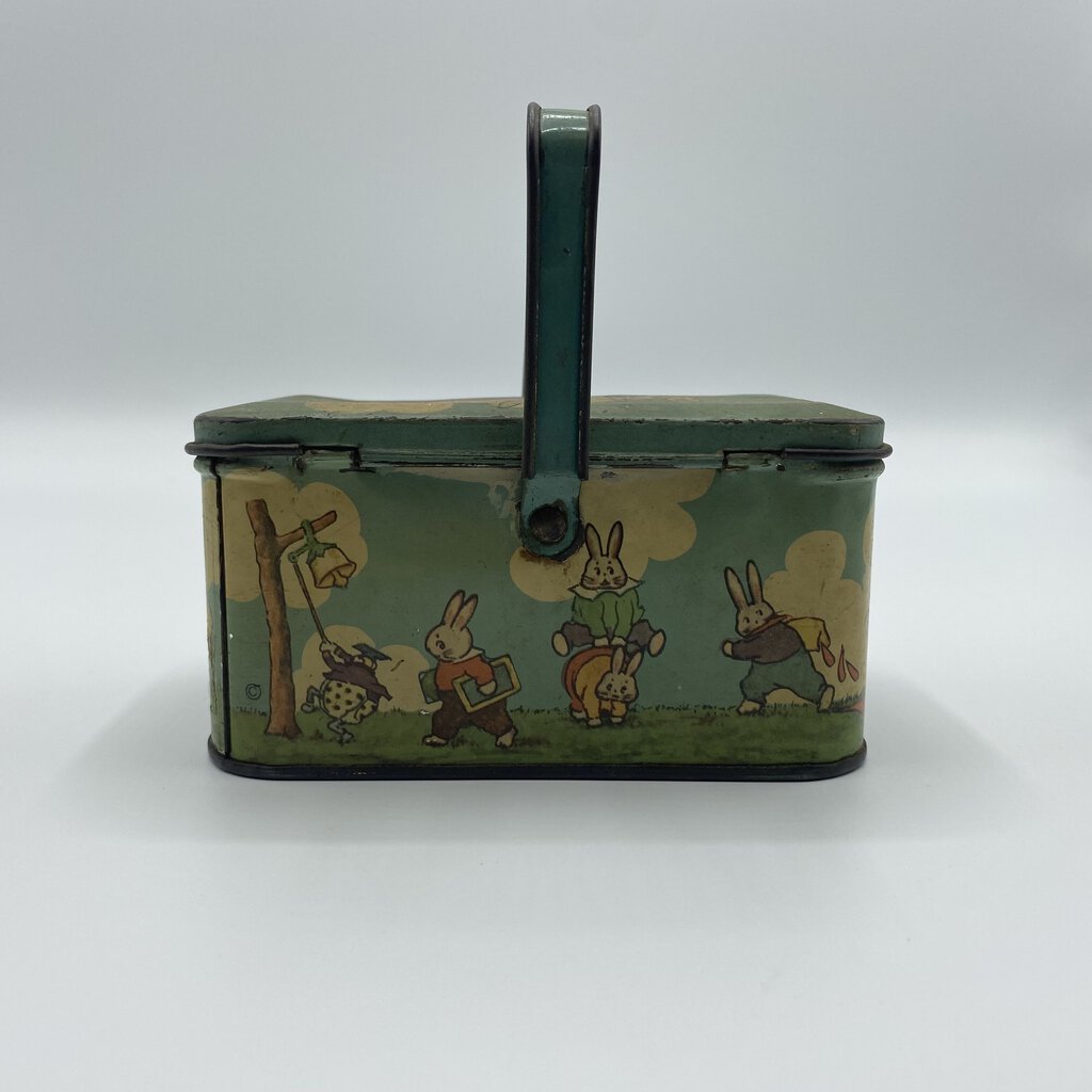 Vintage 1925 Peter Rabbit Tin w/ Lid and Handle /bh