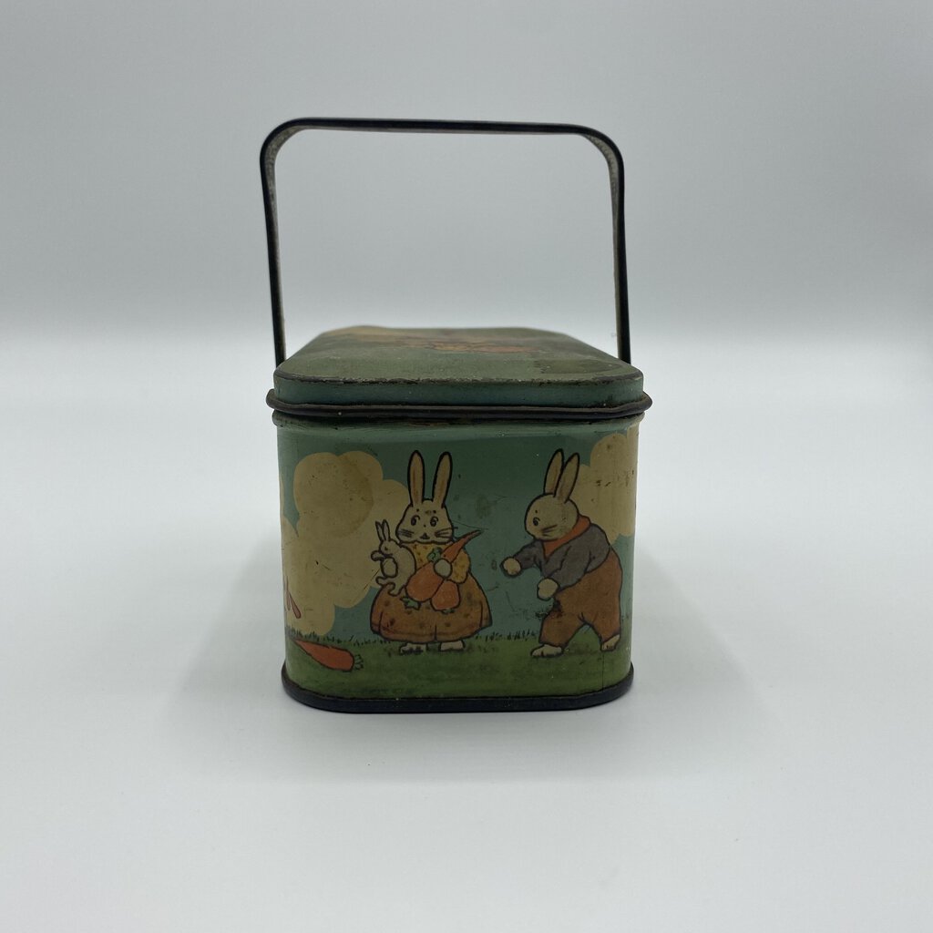 Vintage 1925 Peter Rabbit Tin w/ Lid and Handle /bh