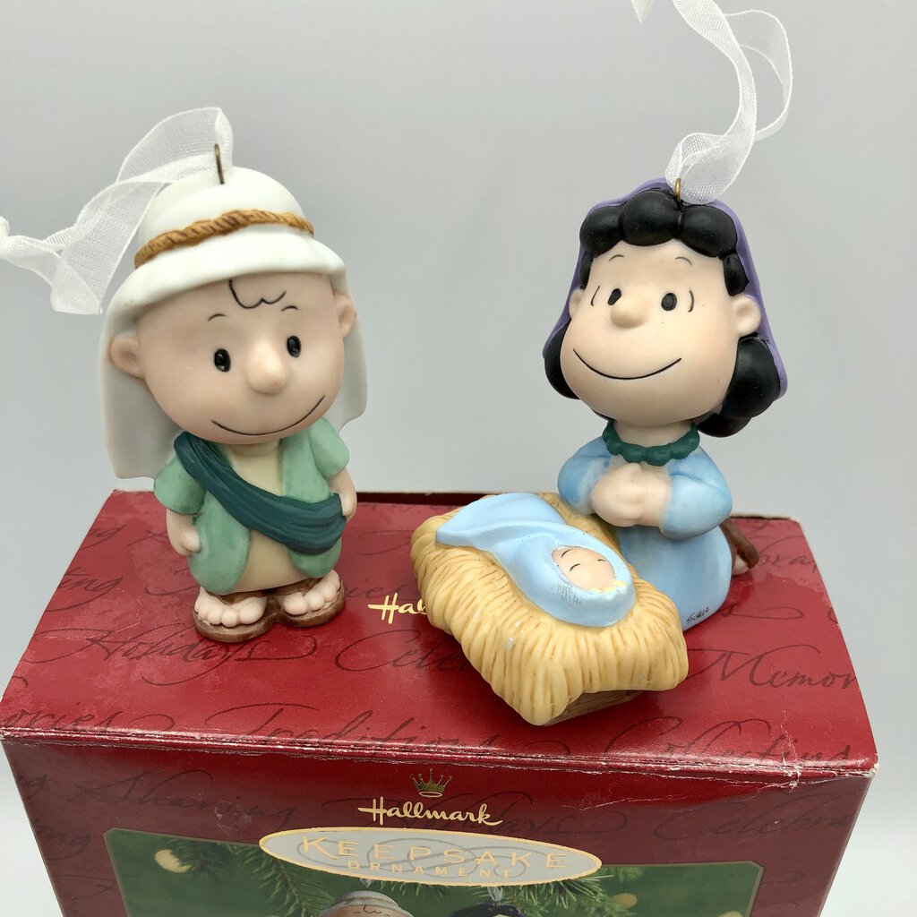 2001 Hallmark Keepsake Peanuts Pageant Set of 2 Ornaments /b