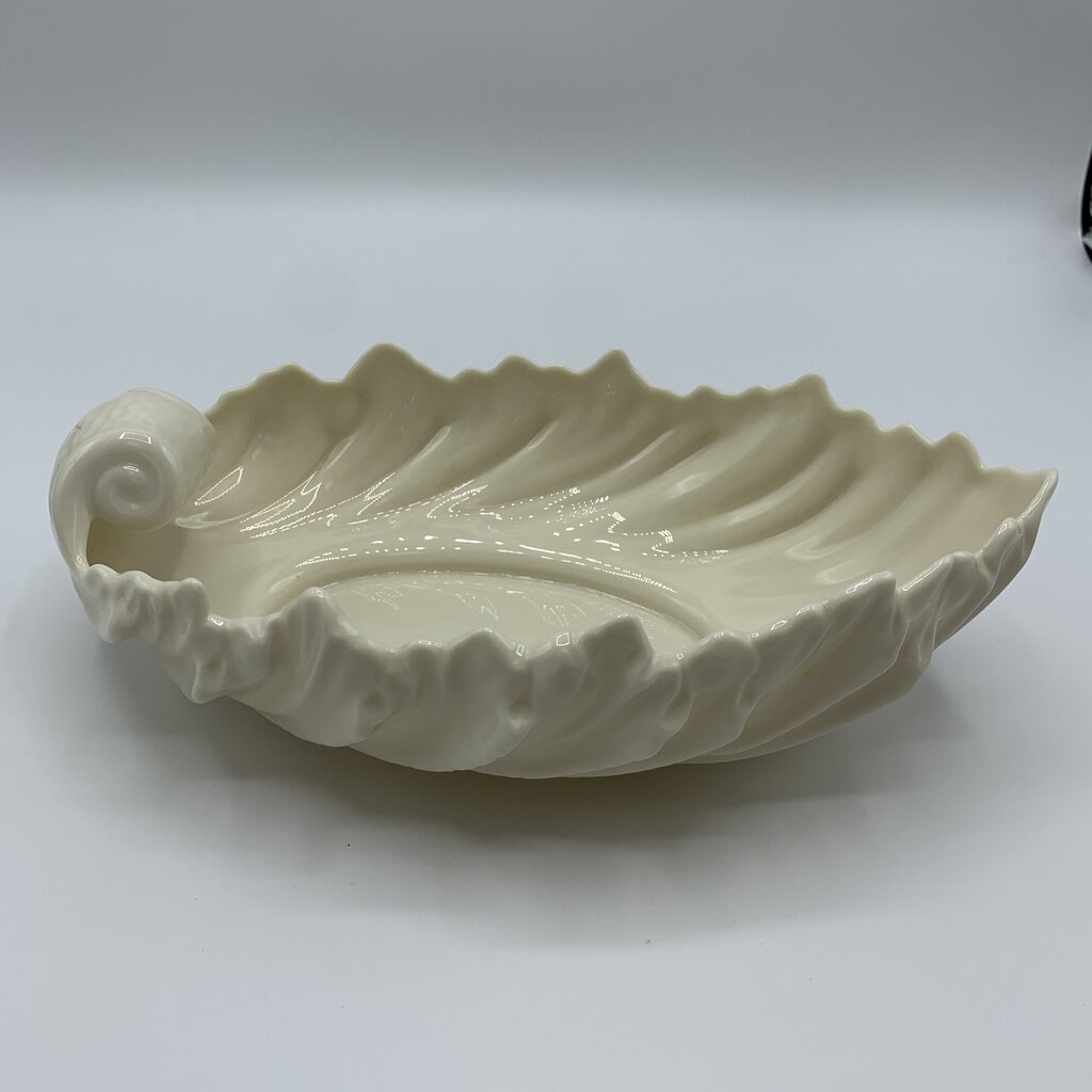 Vintage 9.5” Lenox Shell Bowl /hg