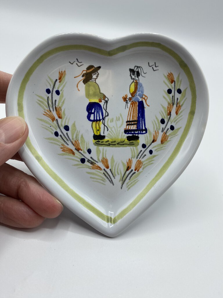 Henriot Quimper Pottery France set of 2 Heart Shape 4.5” Trinket Dishes /ro