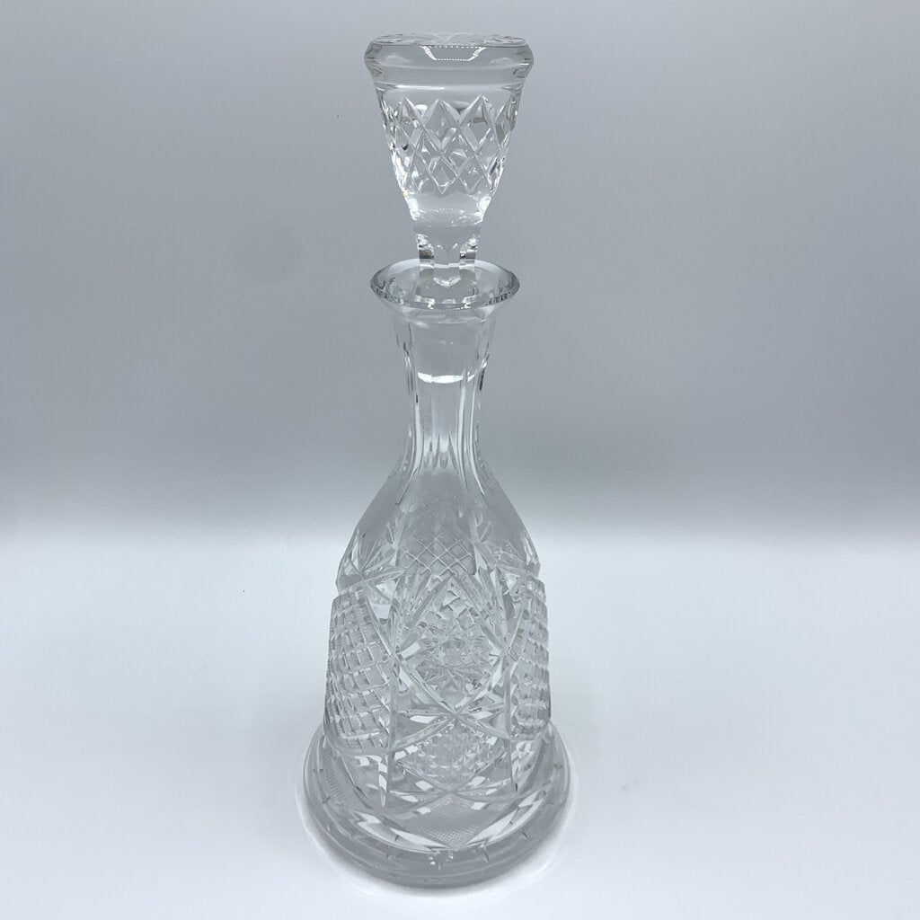 Vintage Diamond Cut and Pinwheel Decanter /hg