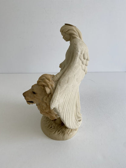 Angel Collection Figurine “Angel, Lion & Lamb” United Design Company /rb