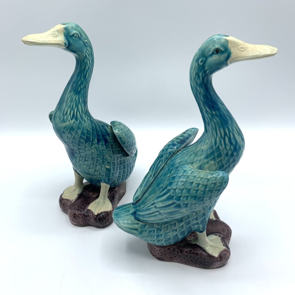 Vintage Japanese Turquoise Glazed Kangxi-Style Figural Duck Pair /hg