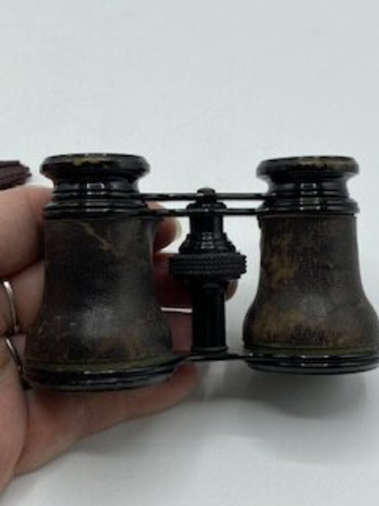 Antique Maison De Língenieue Chavallier Opera Glasses w/Tucktite Velvet Pouch /ro