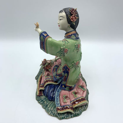 Vintage Shiwan Wucai Porcelain Qing Dynasty Lady with Butterfly Figurine /hgo