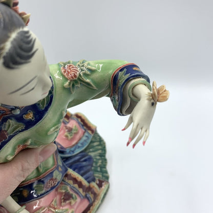 Vintage Shiwan Wucai Porcelain Qing Dynasty Lady with Butterfly Figurine /hgo