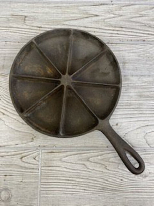 Vintage Cast Iron Corn Bread Skillet 8 Wedge /rw