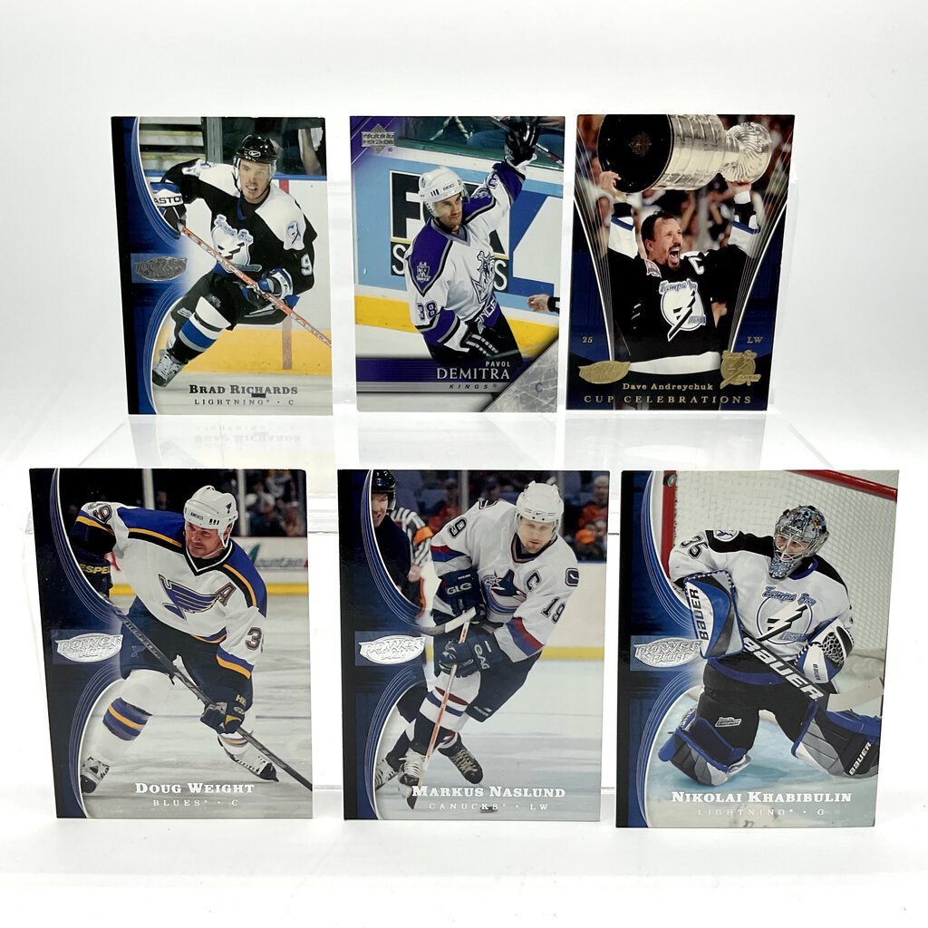 Lot of 91 2005/2006/2009 Victory, BeeHive, and Upper Deck Hockey Trading Cards /ah