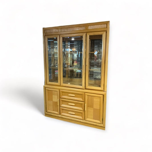 Bassett Furniture Contemporary Modern 54” Lighted Display China Cabinet