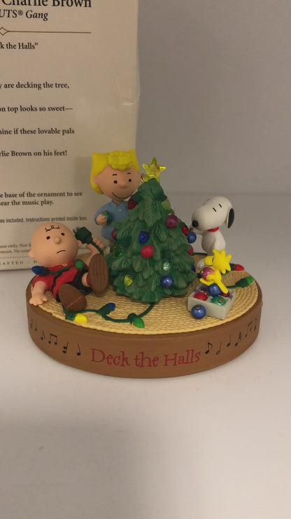 2006 Hallmark Keepsake Deck The Halls Charlie Brown Magic Ornament /b