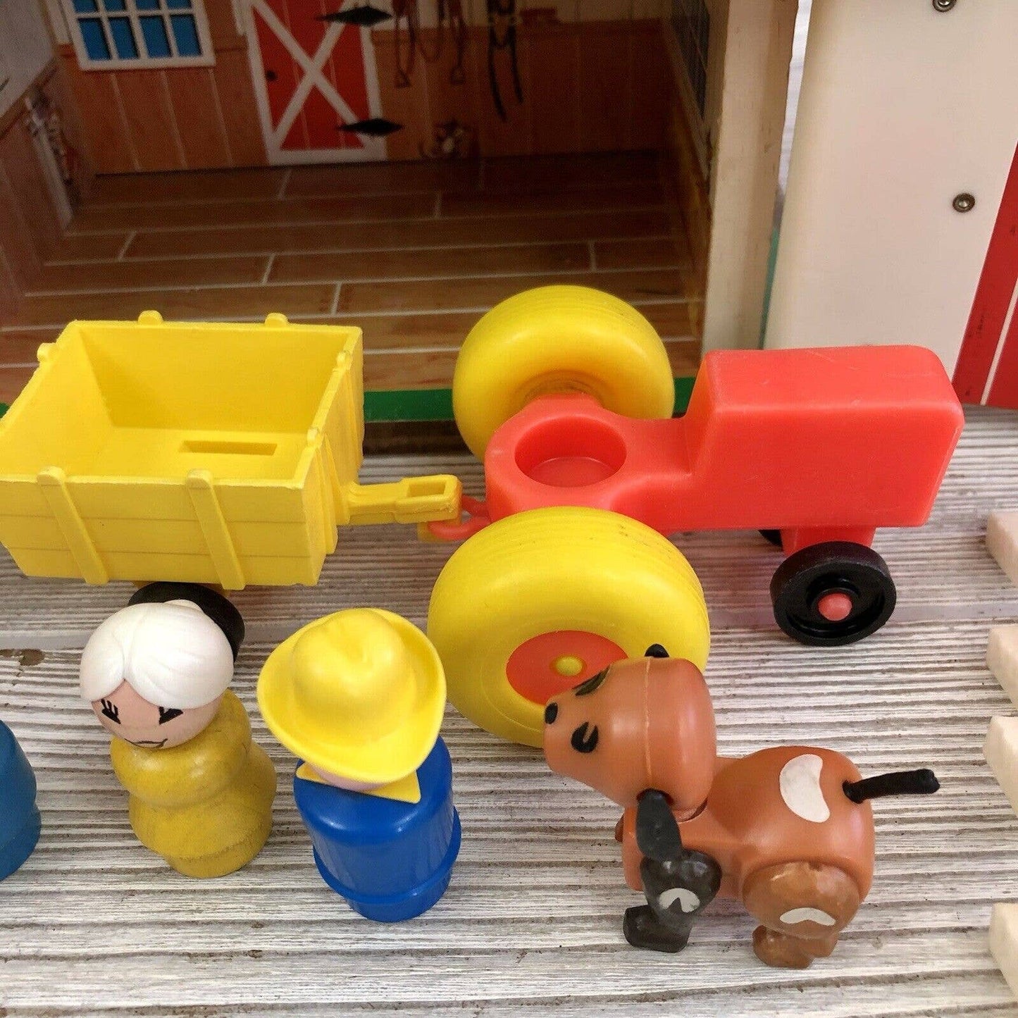 1967 & 1968 Fisher Price Family Farm Play Set /b