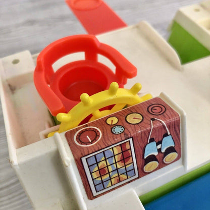 1972 Fisher Price Happy Houseboat w/ Accessories /b